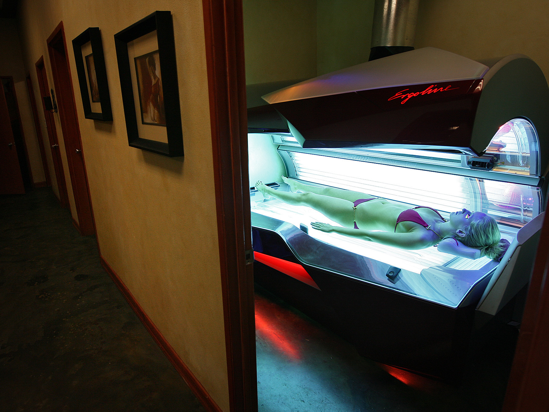 The GOP health bills would eliminate the 10 percent tax on the use of tanning beds. It was one of more than a dozen taxes introduced as part of the Affordable Care Act. (LA Times via Getty Images)