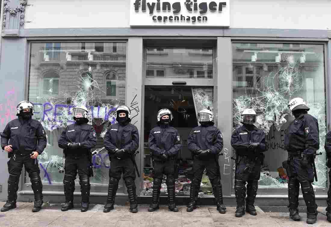 G-20 Hamburg: Tens Of Thousands Demonstrate On Summit's Last Day