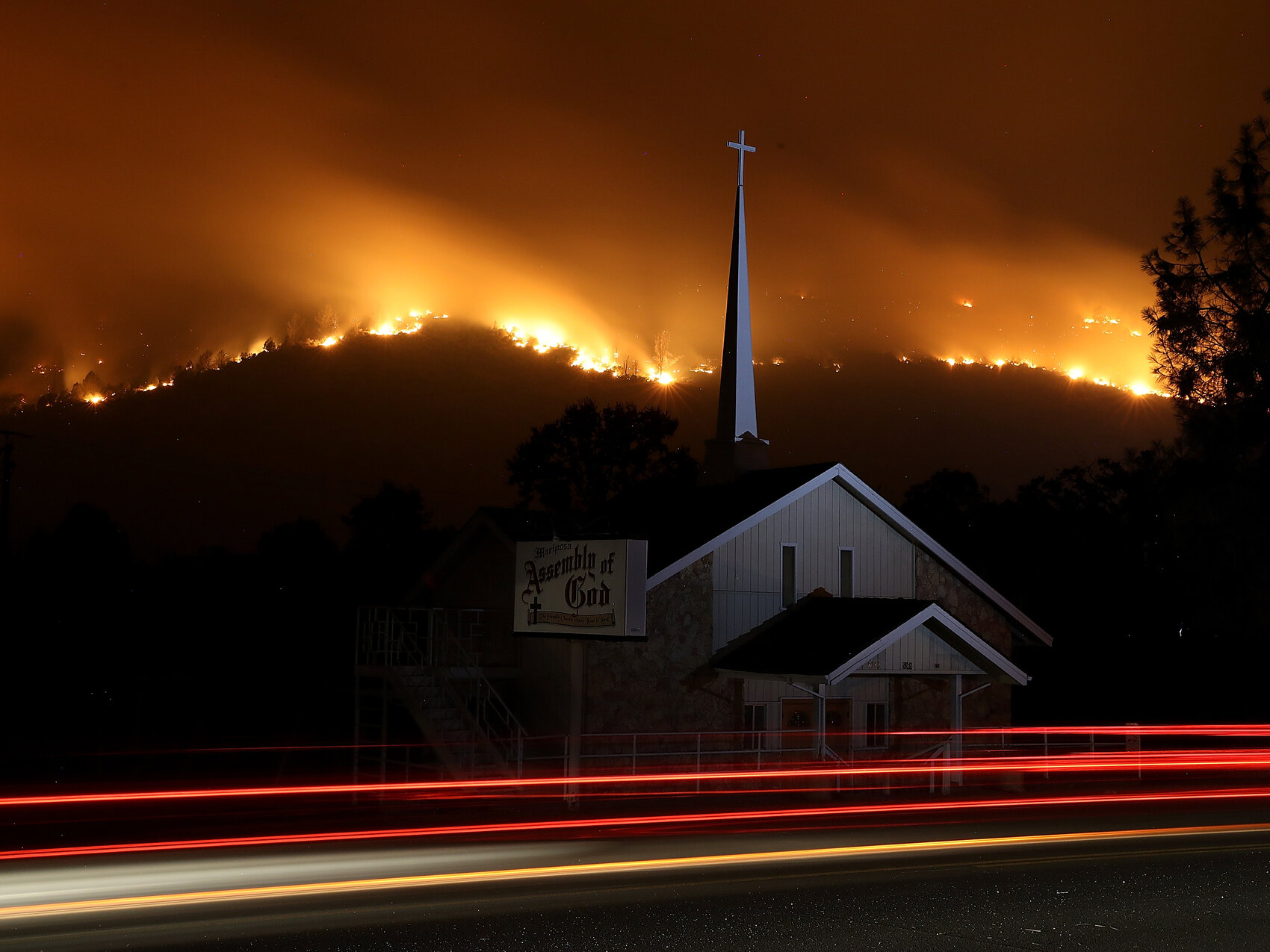 The Detwiler Fire burns in the hills above Mariposa on Tuesday. It has burned more than 45,000 acres and is just 7 percent contained, as of Wednesday morning local time.
(Justin Sullivan/Getty Images)