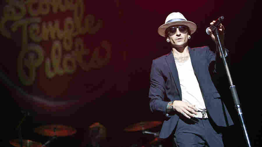 Linkin Park Singer Chester Bennington Dead At 41
