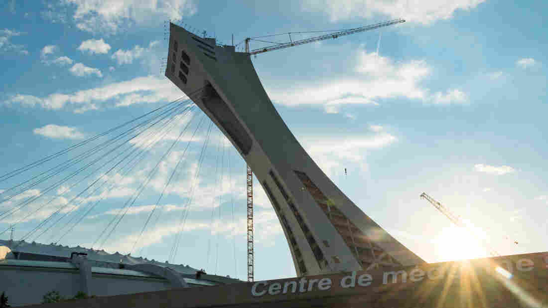 Canadian army builds tented city to house Haitian arrivals Canadian army builds tented city to house Haitian arrivals