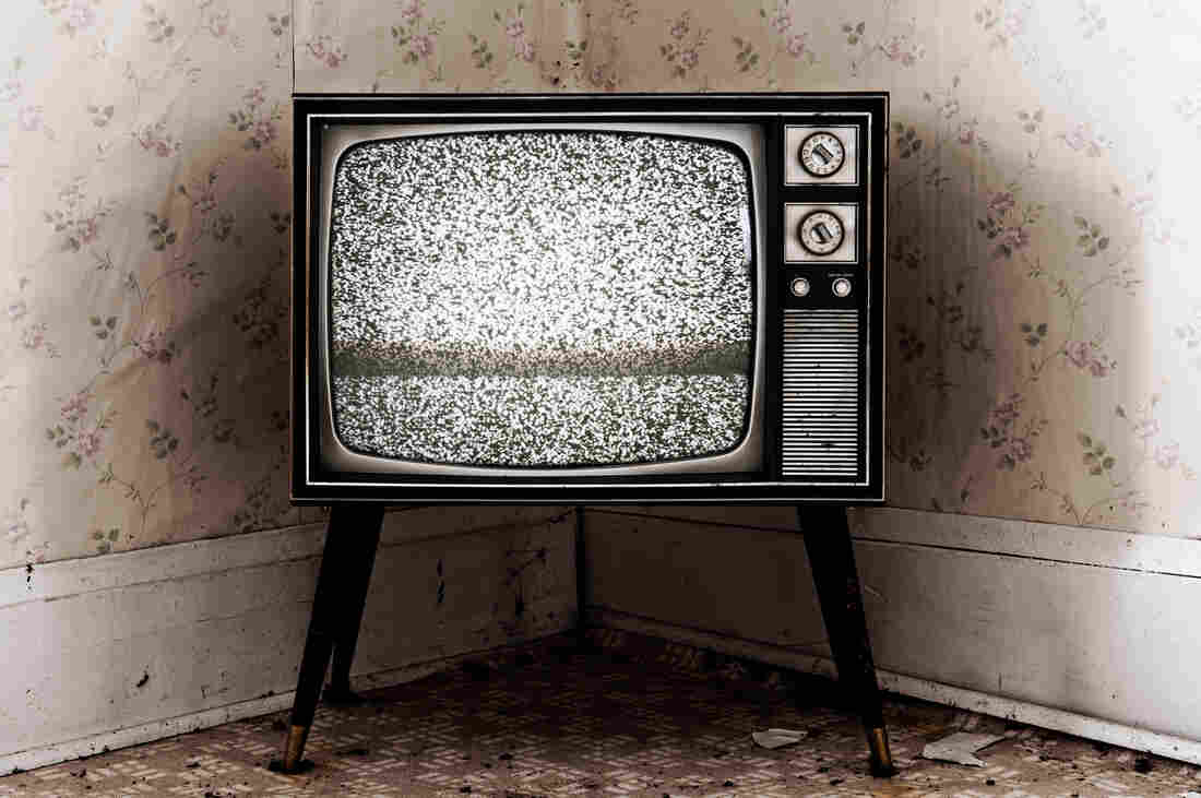 We return to one of our favorite segments, the Regrettable Television Pop Quiz.