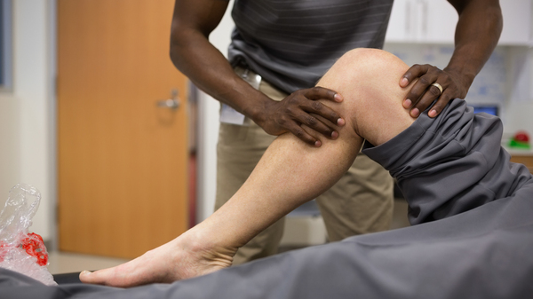 Physical therapy as well as cognitive therapy are part of a promising approach to managing chronic pain without drugs.