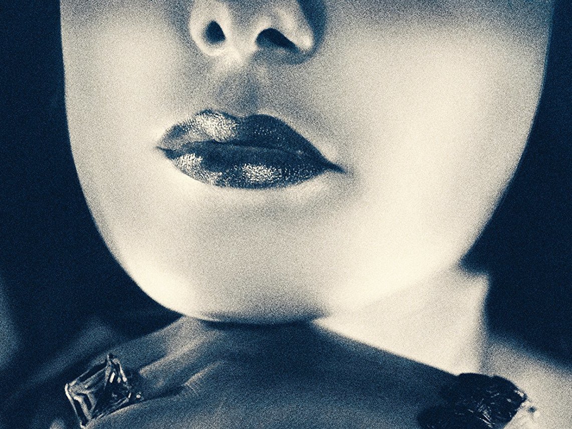 In 'The Pictures,' the story slips out of focus