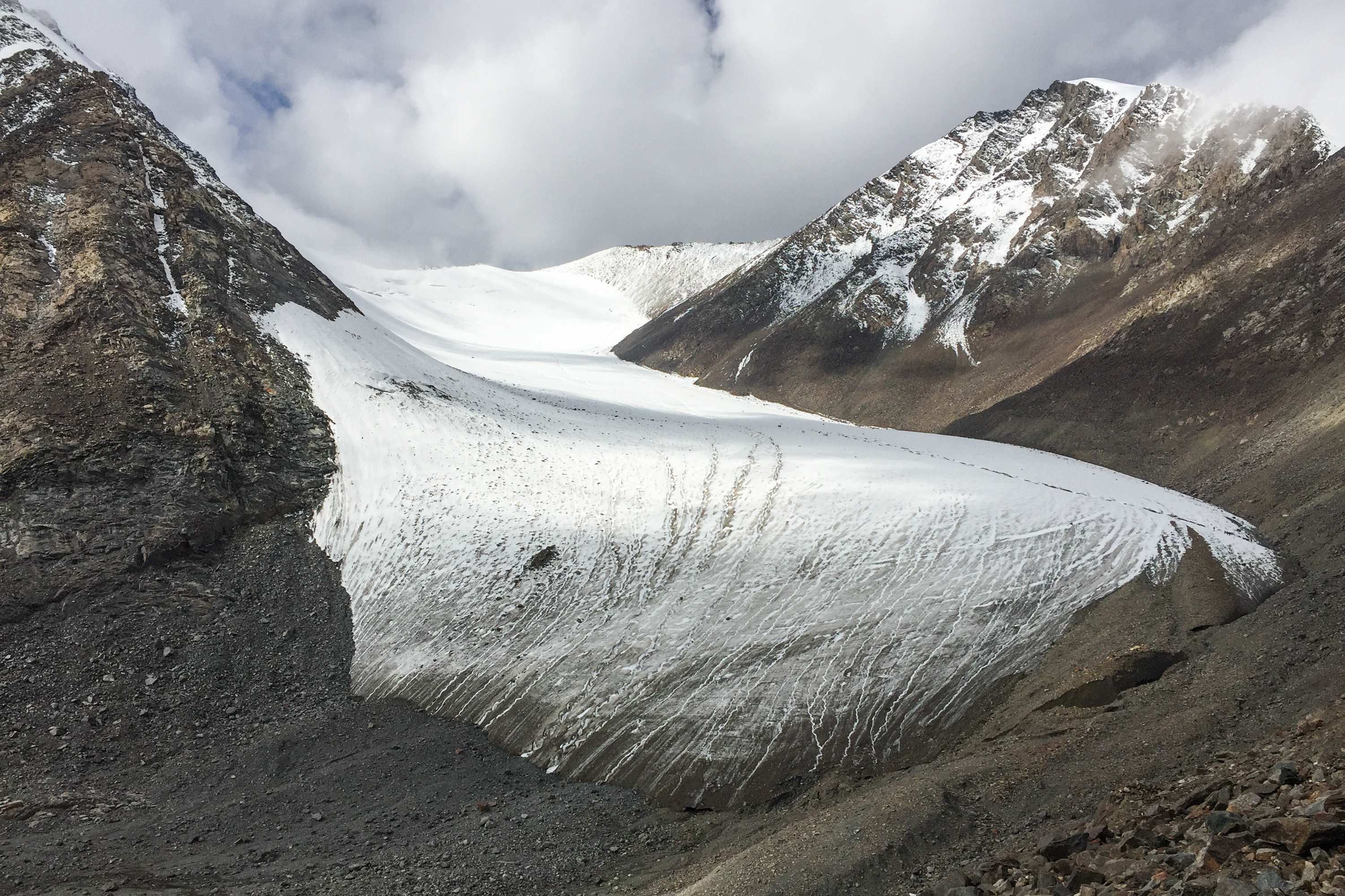 'Impossible to save': scientists are watching China's glaciers disappear