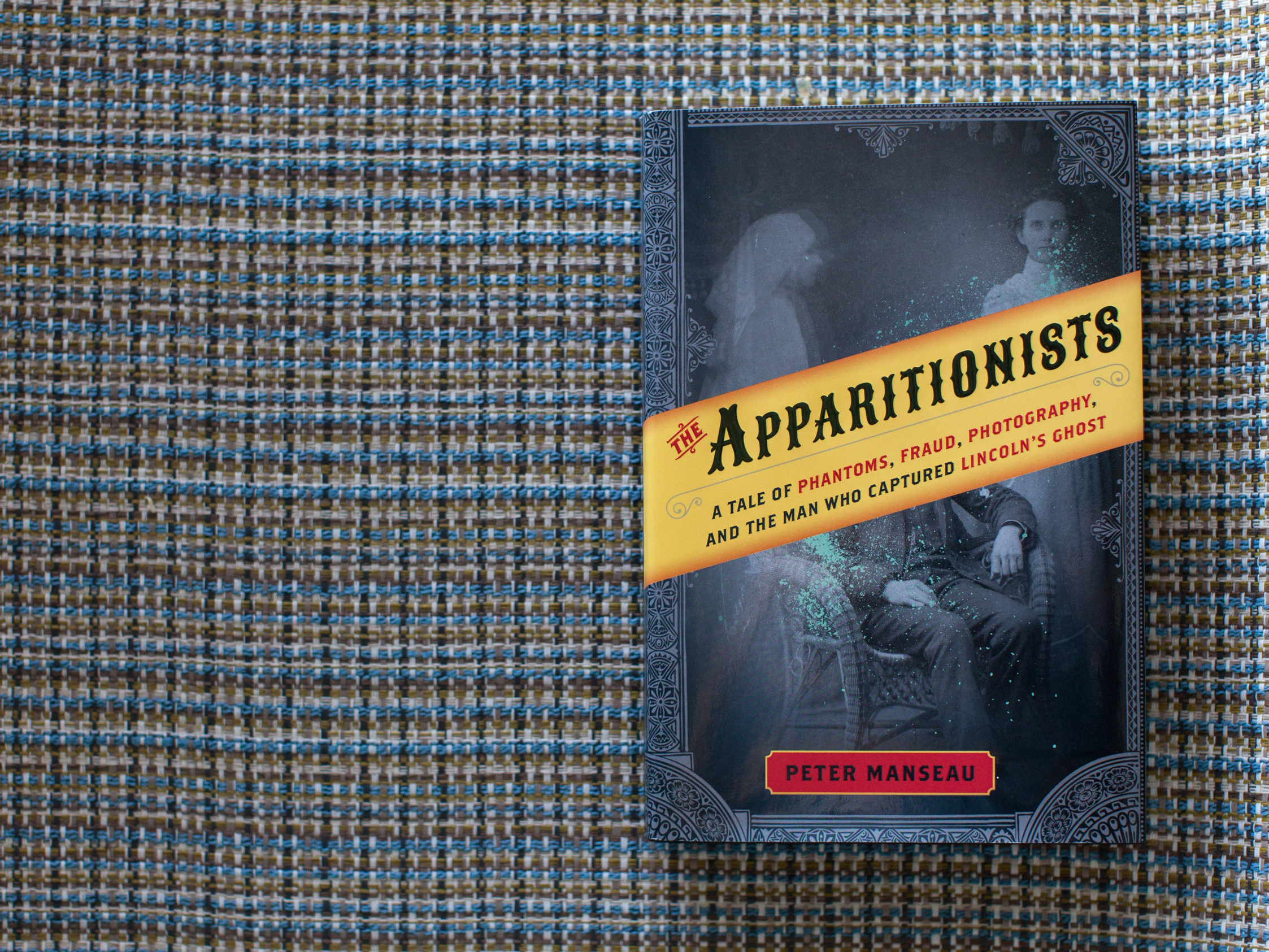 'The Apparitionists' raises the specters that haunted America