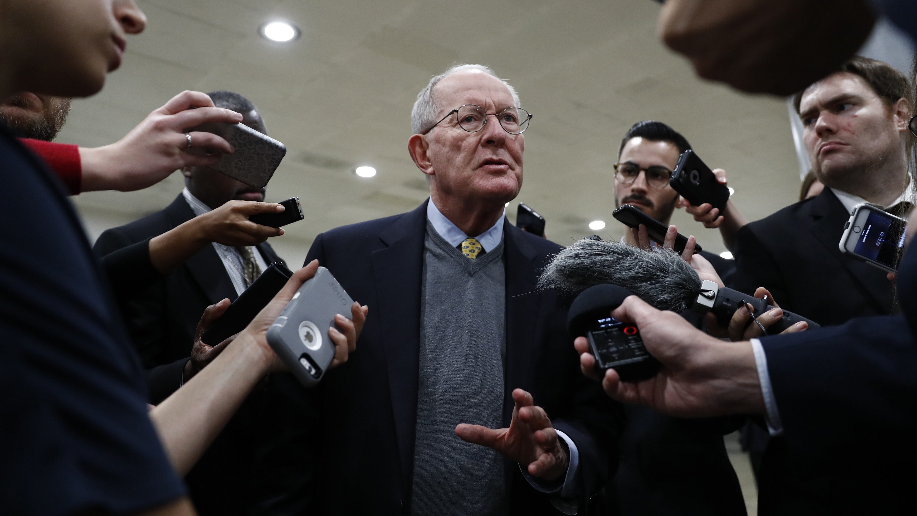2 Gop Senators Suggest Bill To Repeal Health Care Law Is Dead Los Angeles Times
