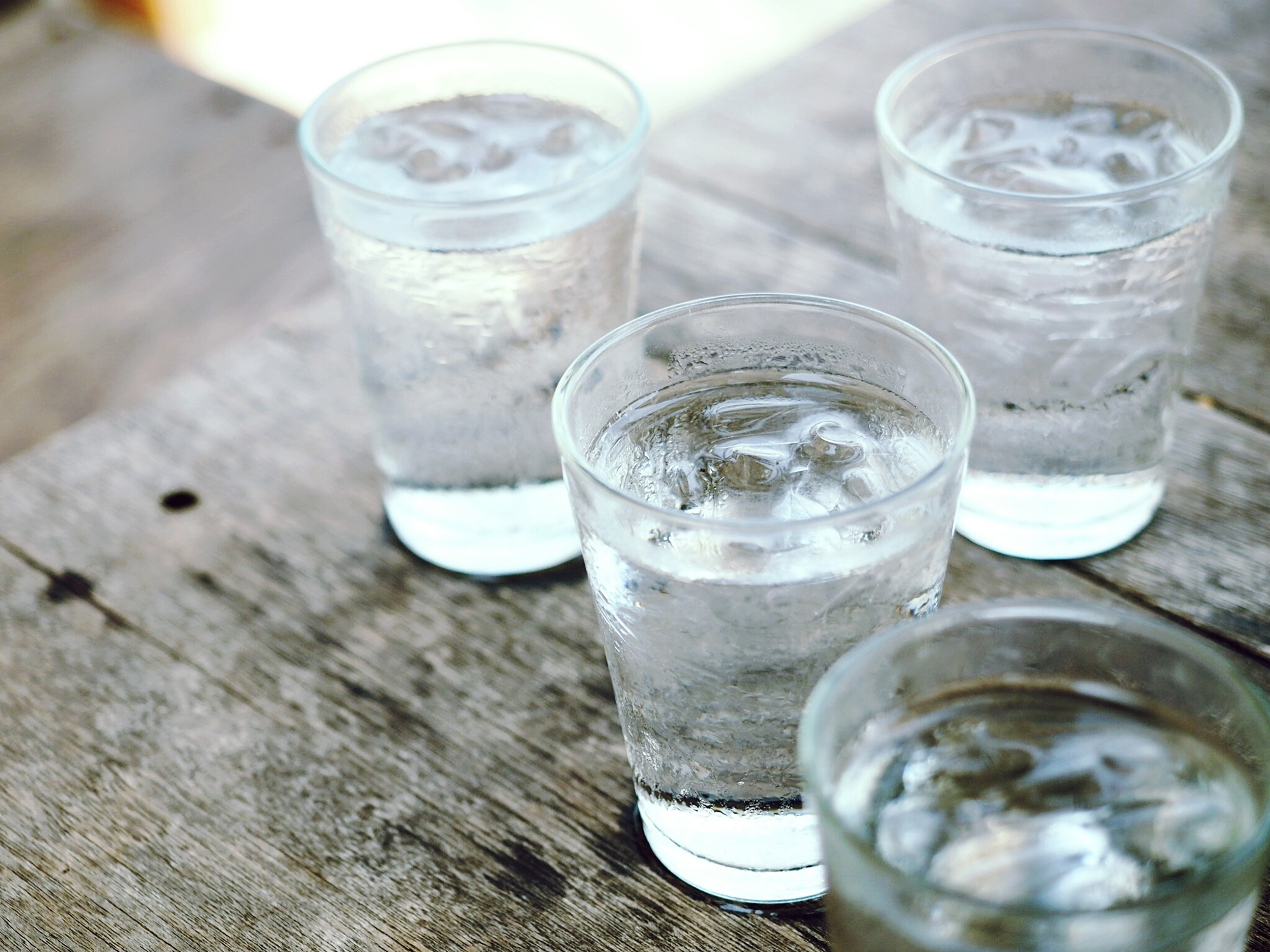 The old advice seems to hold true: Drinking lots of water helps prevent urinary tract infections. (Getty Images)