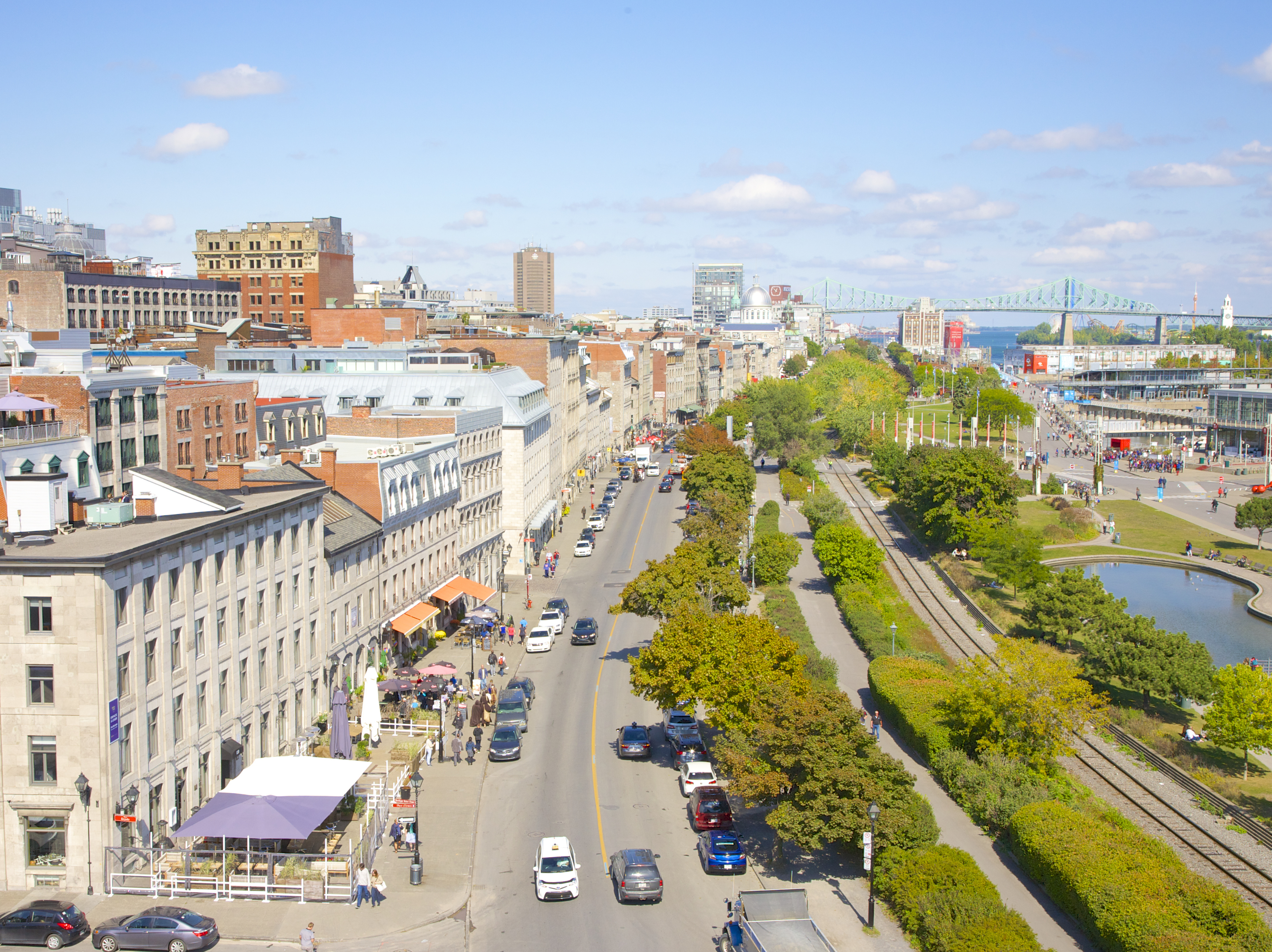 Canadian motorist fined $118 for singing while driving