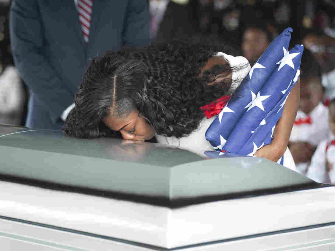 Trump defends call to widow of soldier killed in Niger Trump defends call to widow of soldier killed in Niger