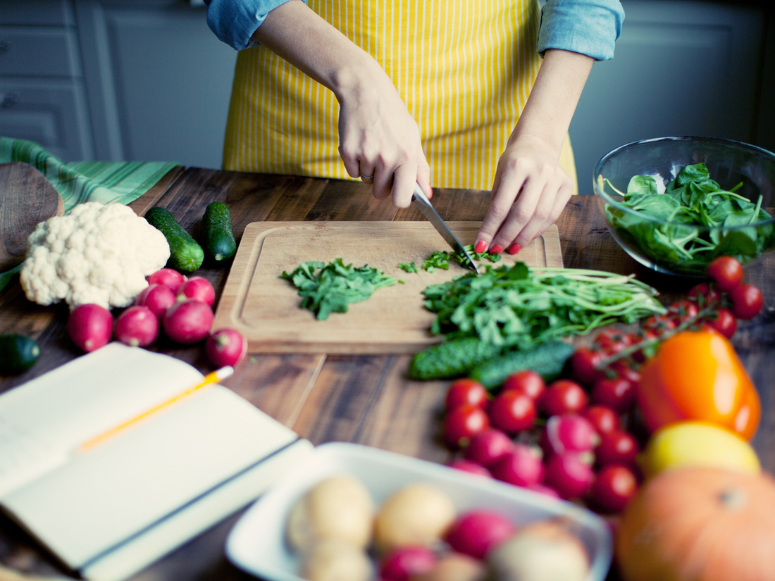 A new book suggests encouraging vegan meals rather than vegan identities could work to act faster at uniting meat reducers.