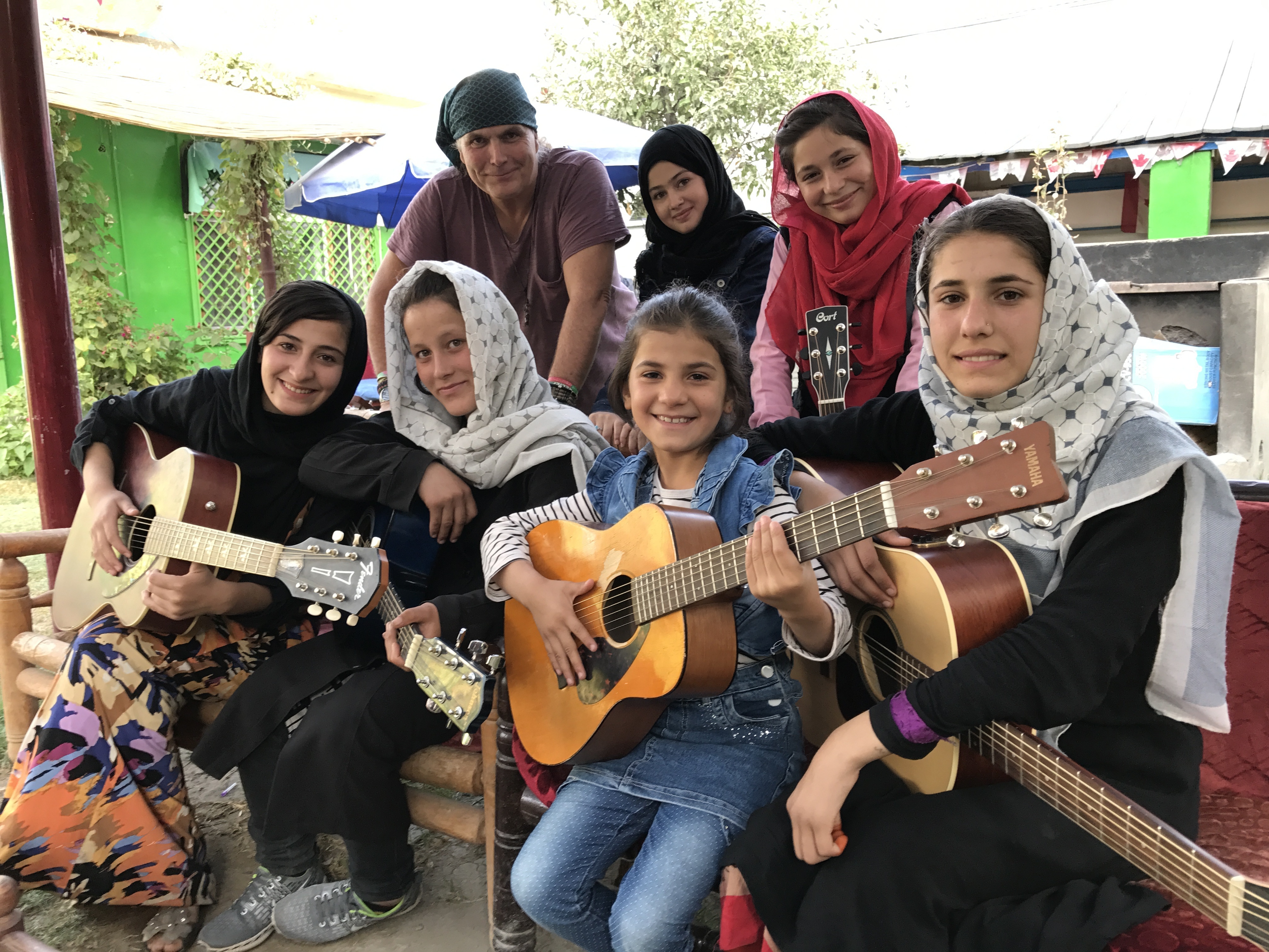 An American Rock Musician Teaches Guitar To Kabul's Street Kids