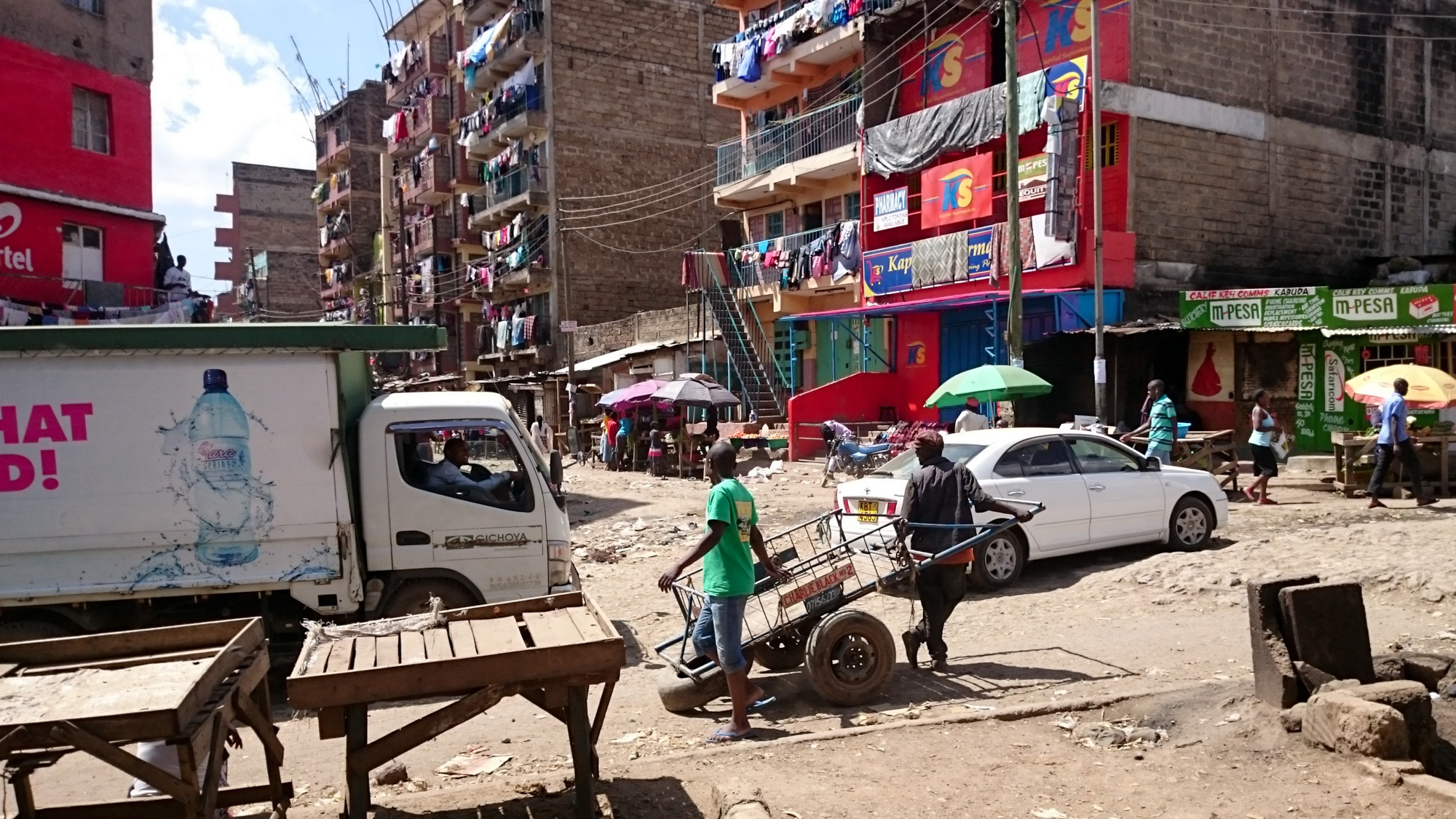 Researchers Compare Temperatures In Nairobi Slum To A Weather Station