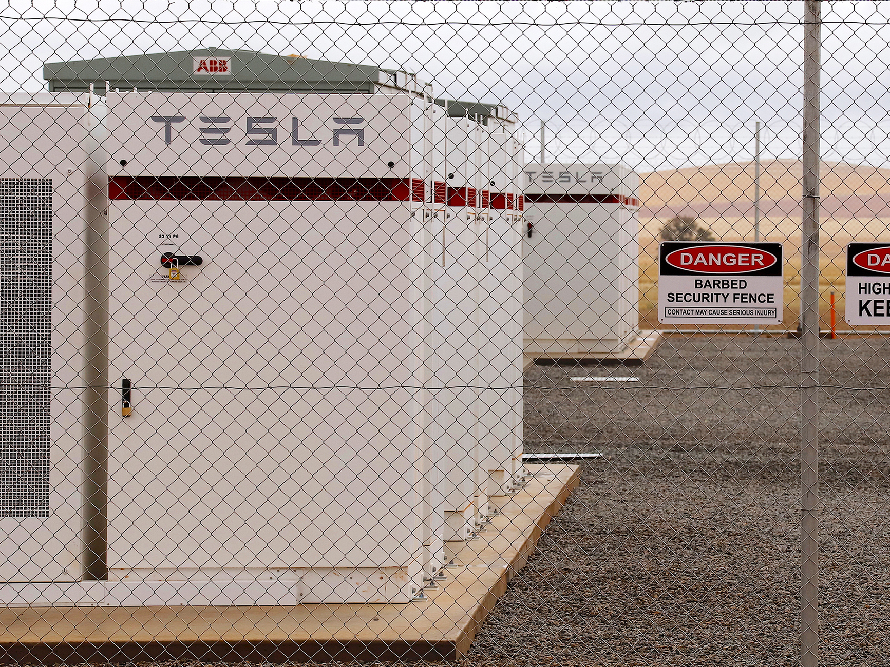 South Australia unveils world's largest lithium-ion battery to feed its grid South Australia unveils world's largest lithium-ion battery to feed its grid
