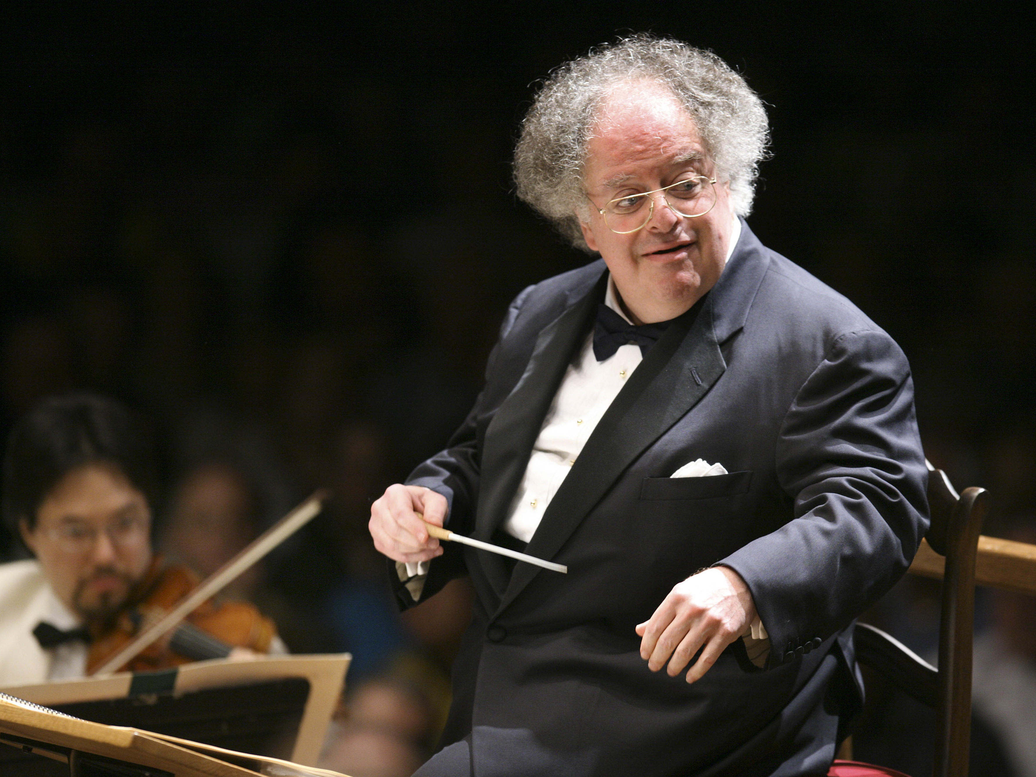 Met Opera to investigate alleged conductor teen abuse