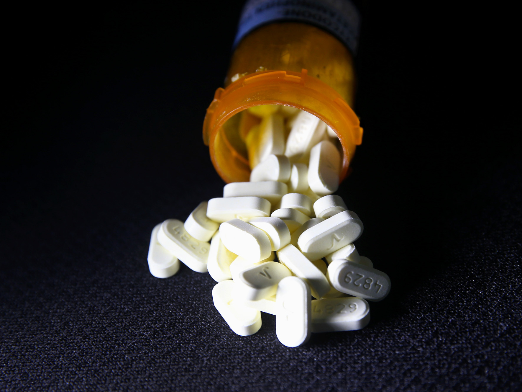 Surgeons at the University of Michigan are prescribing fewer opioids to reduce the risk of addiction. (Getty Images)