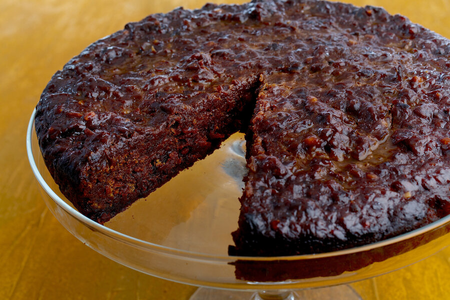 https://media.npr.org/assets/img/2017/12/21/01-caribbean-black-cake_custom-7c7c3c6c08cd85d3ac1daf0a93f390fede69d087-s900-c85.jpg