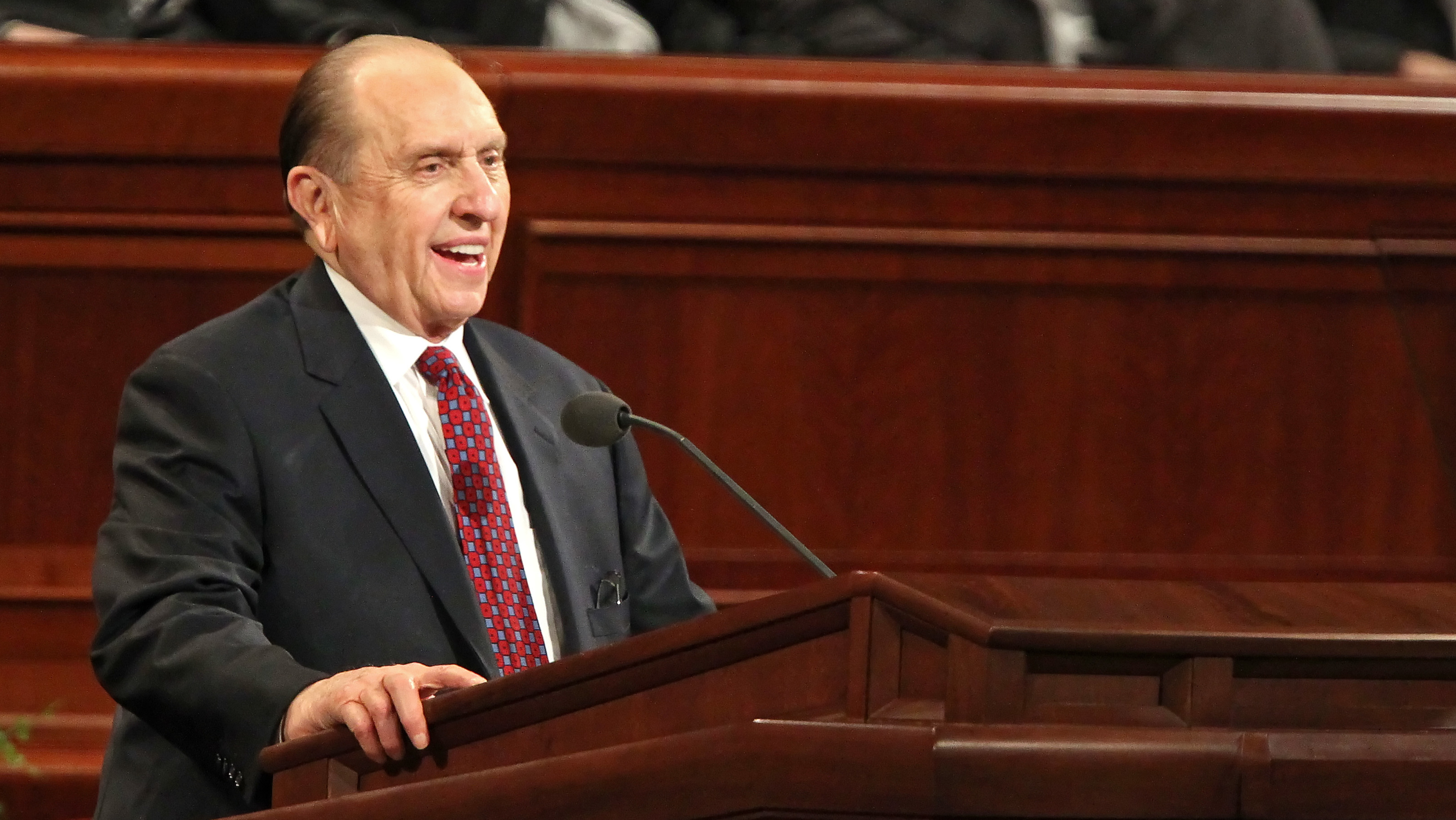 Thomas Monson delivers the opening talk at the 180th Annual General Conference of the Mormon church before thousands of members in 2010 in Salt Lake City. (Getty Images)