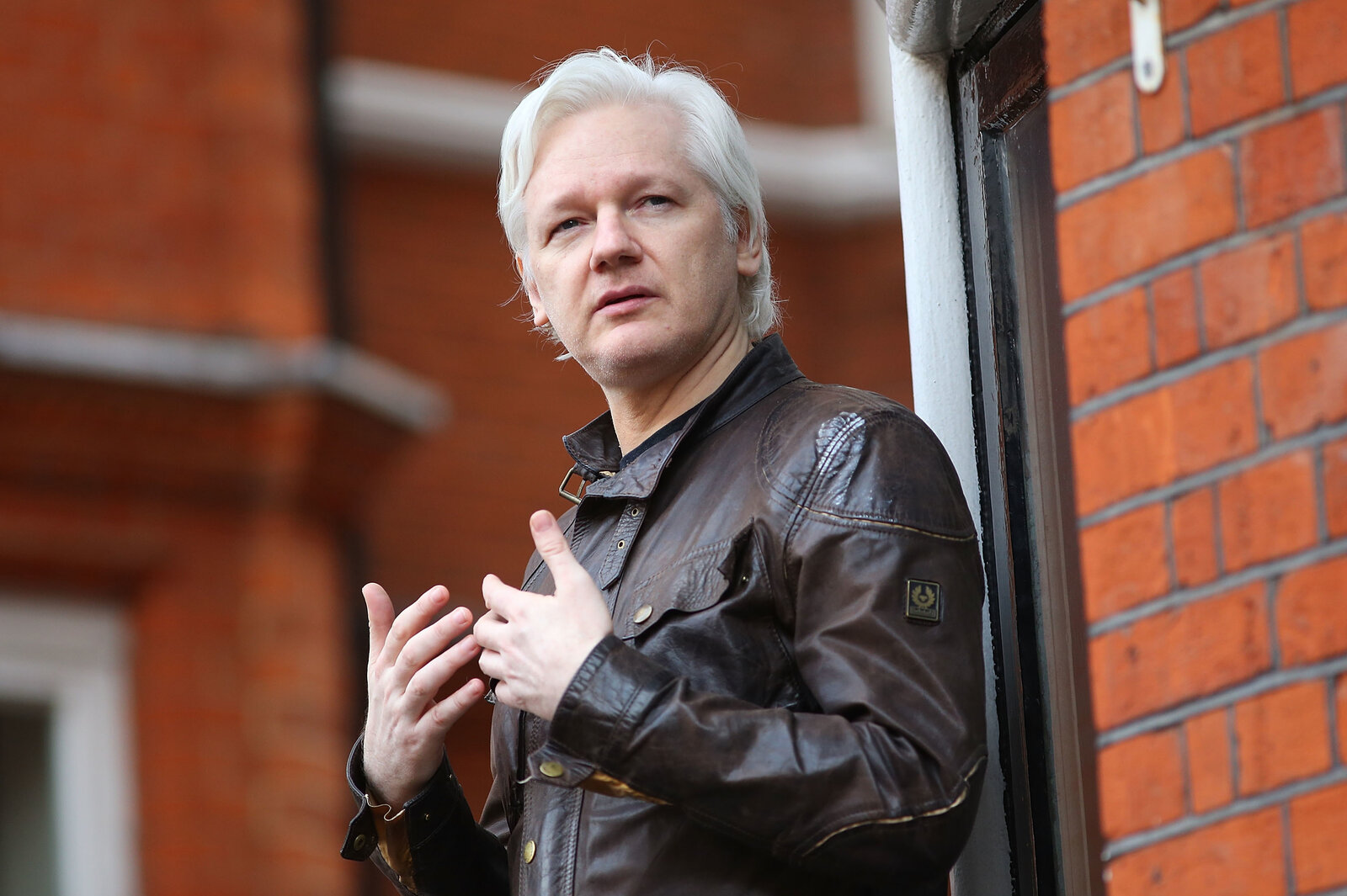 Judge upholds UK warrant against Julian Assange (npr.org)