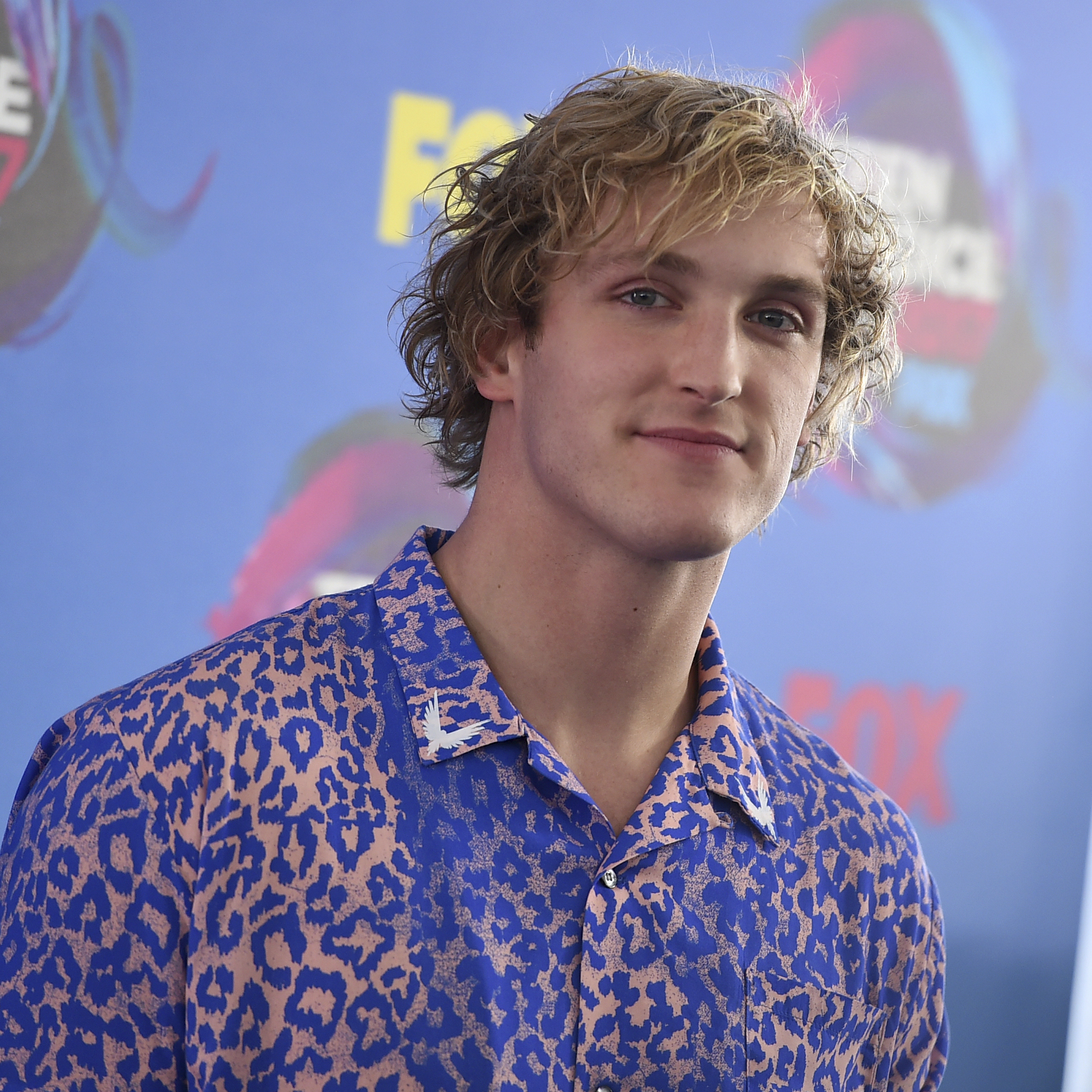 YouTube Pulls Ads From Vlogger Logan Paul After He Uses Taser On Dead Rats