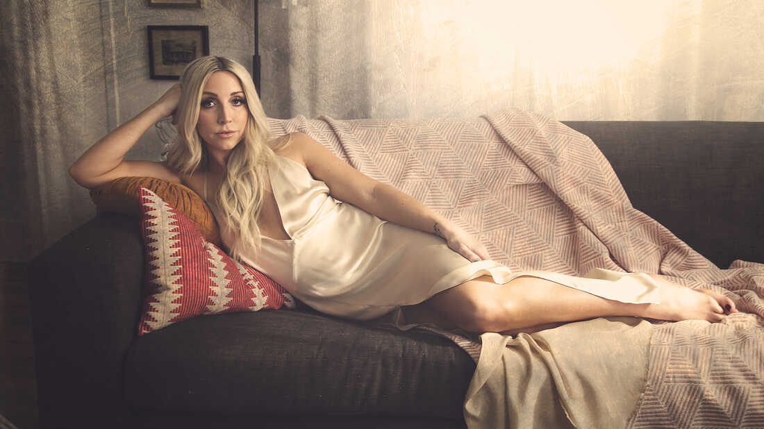 Ashley Monroe s Hands On You Exudes Quiet And Thirsty