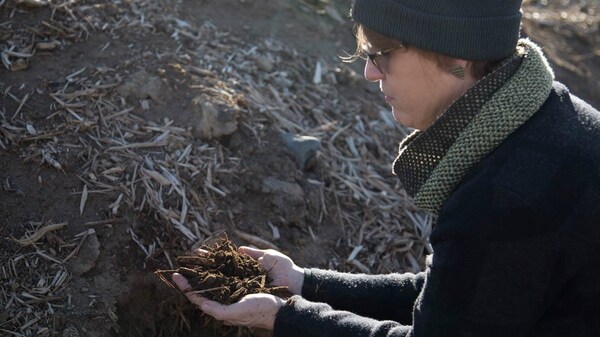 Lani Estill has started incorporating climate-friendly farming practices on her ranch, such as composting. Now, her ranch takes the equivalent of 850 cars worth of carbon dioxide out of the air and into the ground.