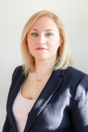 Emily Baracos headshot.