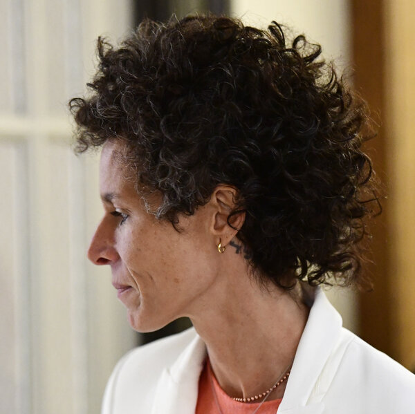 Cosby Accuser Andrea Constand Says She Takes The Stand 'For Justice'