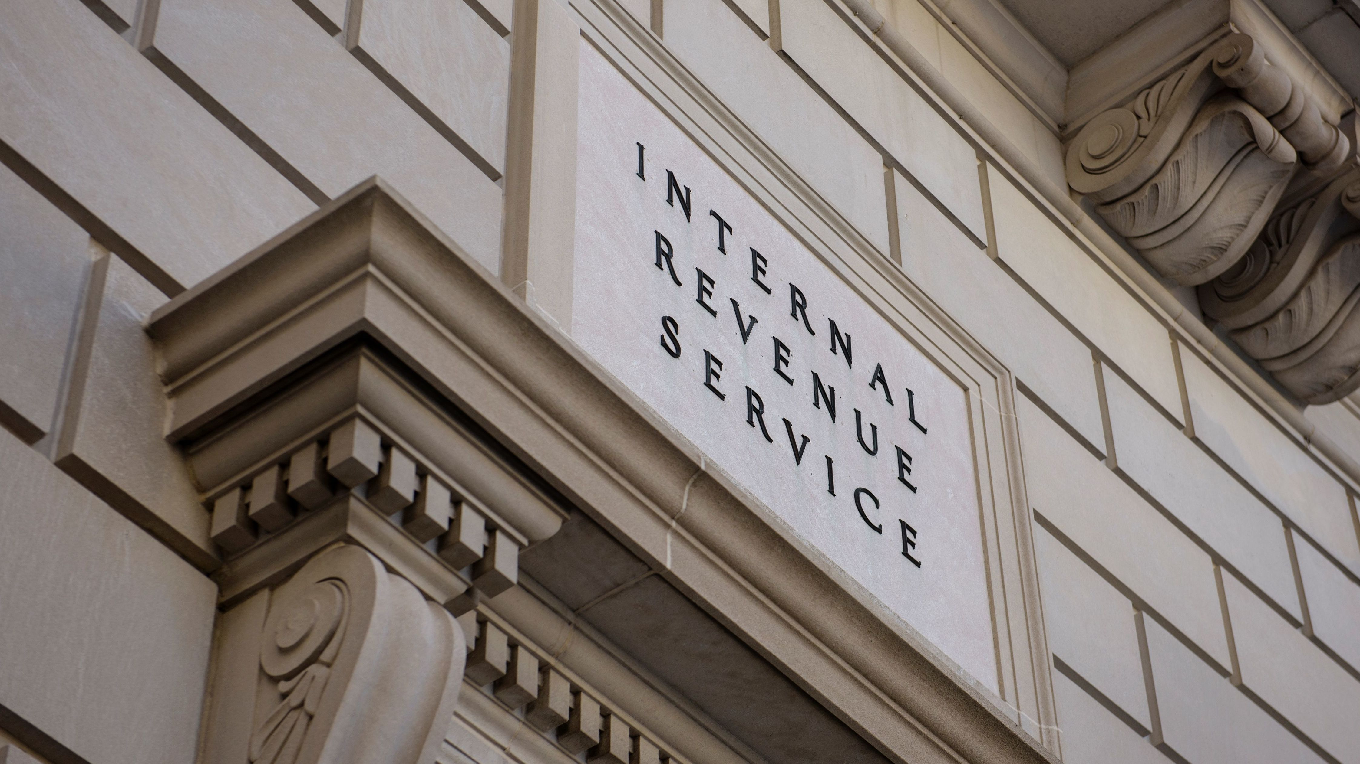 The IRS has extended the filing deadline because of technical problems. Taxpayers now have until midnight Wednesday to file their returns or extension requests and pay their taxes. (AFP/Getty Images)