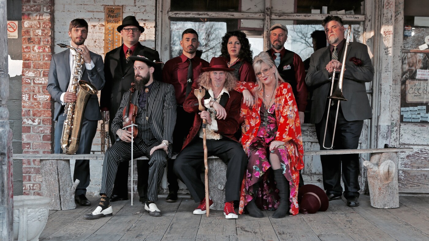 Squirrel Nut Zippers On World Cafe