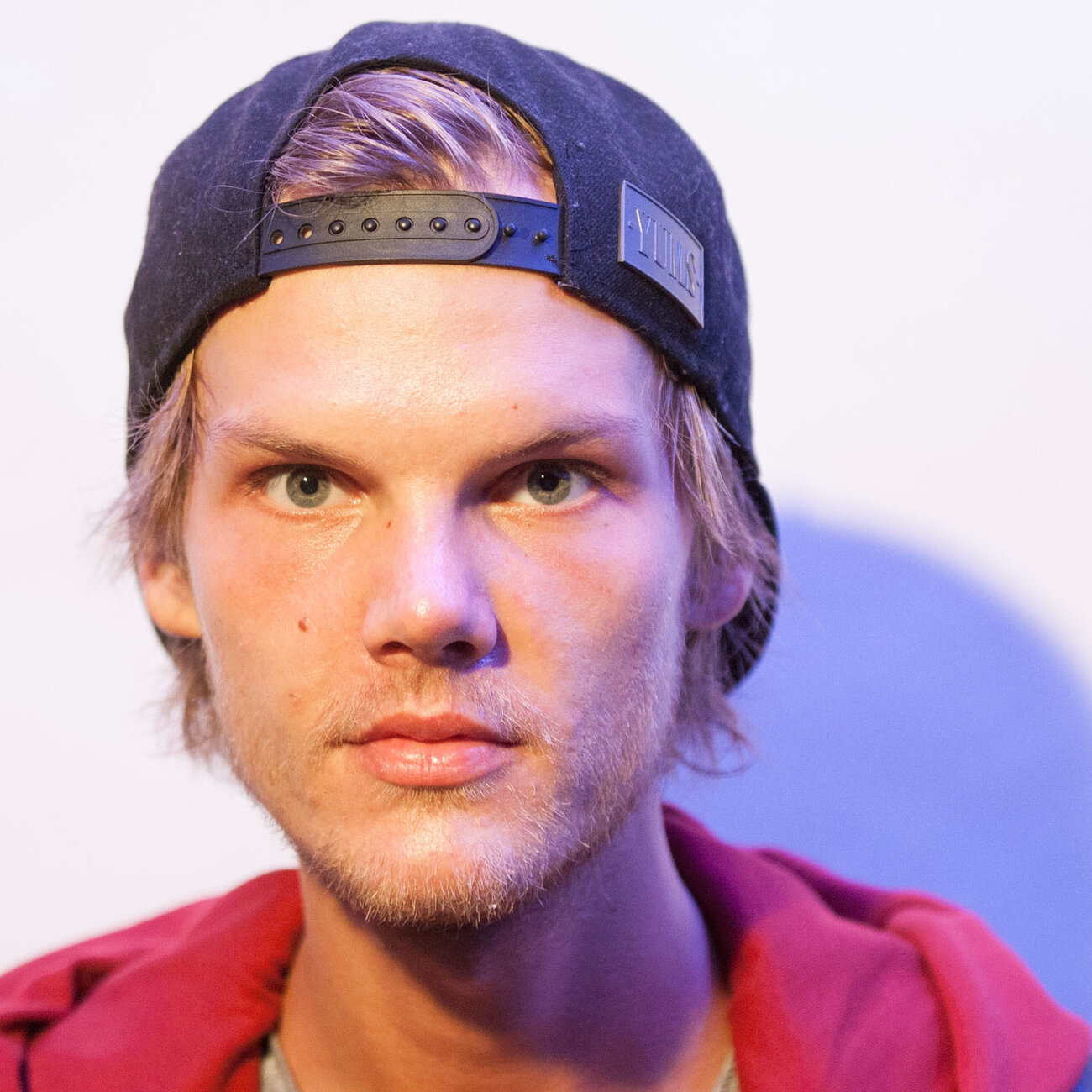 Авичи шведский музыкант слушать. Avicii "tim". Тим Берглинг в Омане. Авичи смерть. Клас Берглинг.