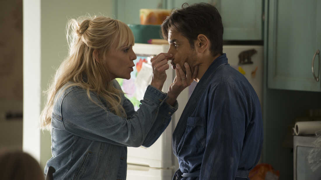 Anna Faris and Eugenio Derbez star in Overboard, a remake of the 1987 film with the same name.