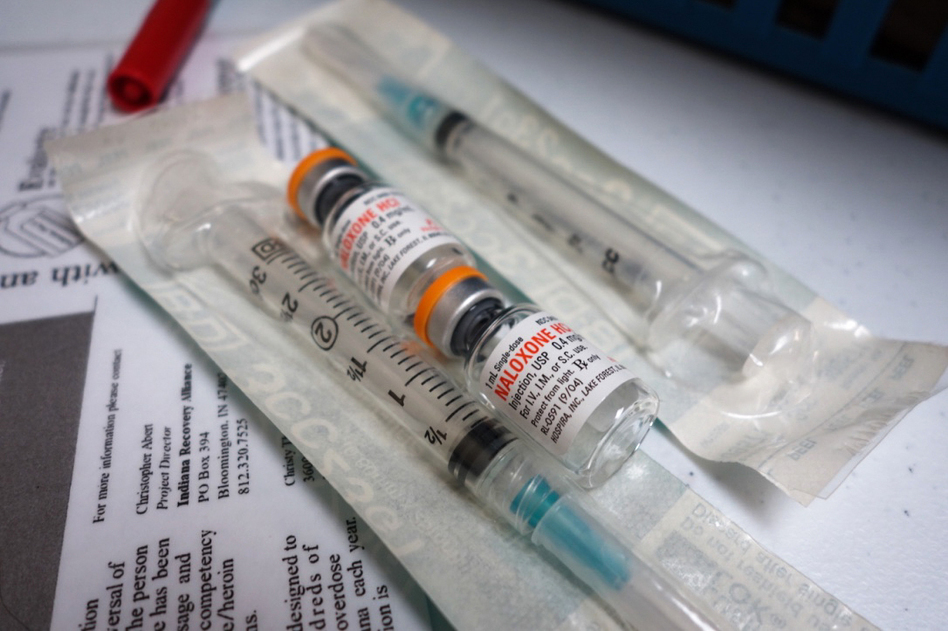 The Surgeon General recommends more Americans carry naloxone, the opioid overdose antidote. (Jake Harper/Side Effects Public Media)