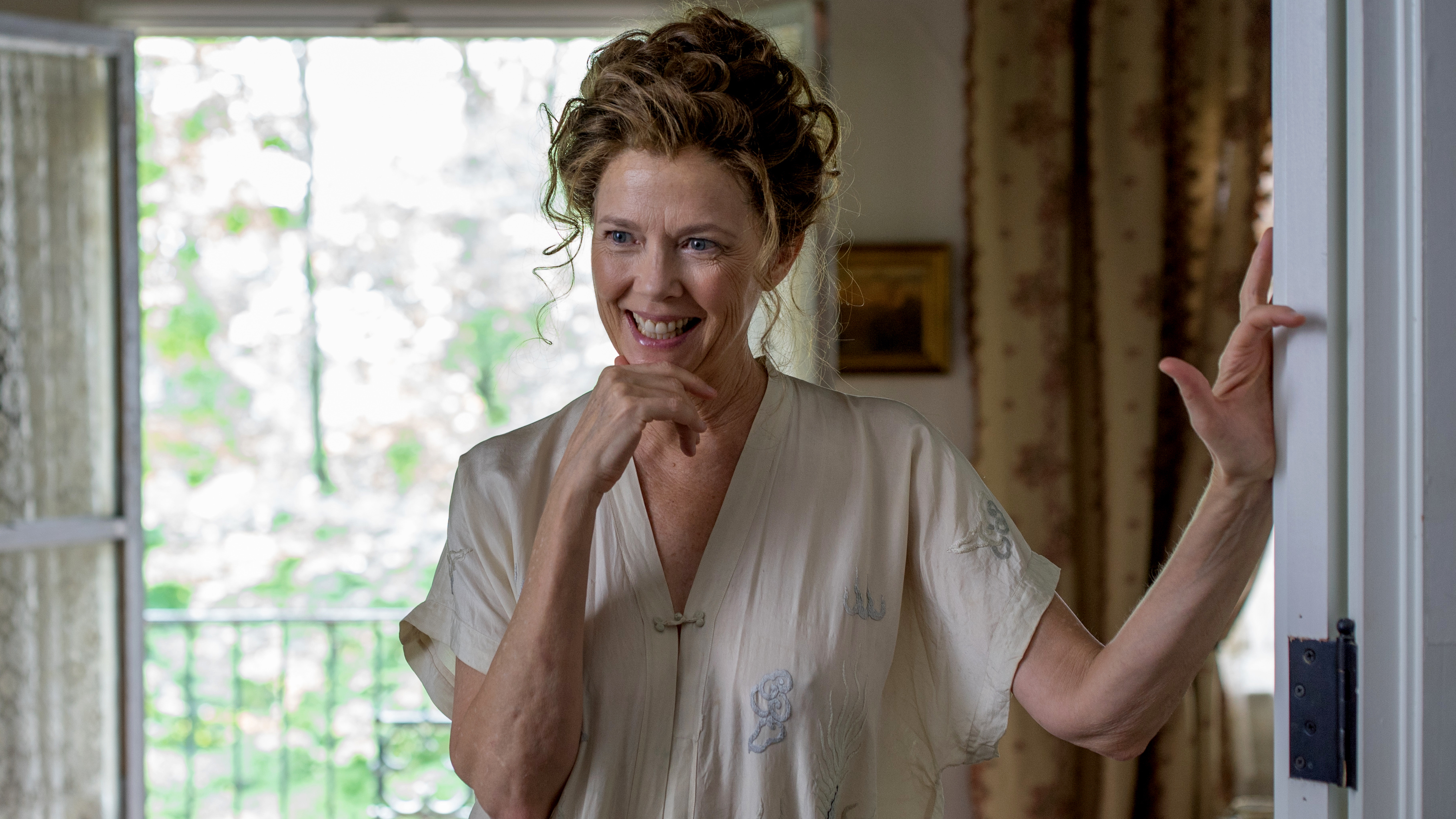 Annette Bening plays Irina Arkadina, an aging actress, in a screen adaptation of Anton Chekhov