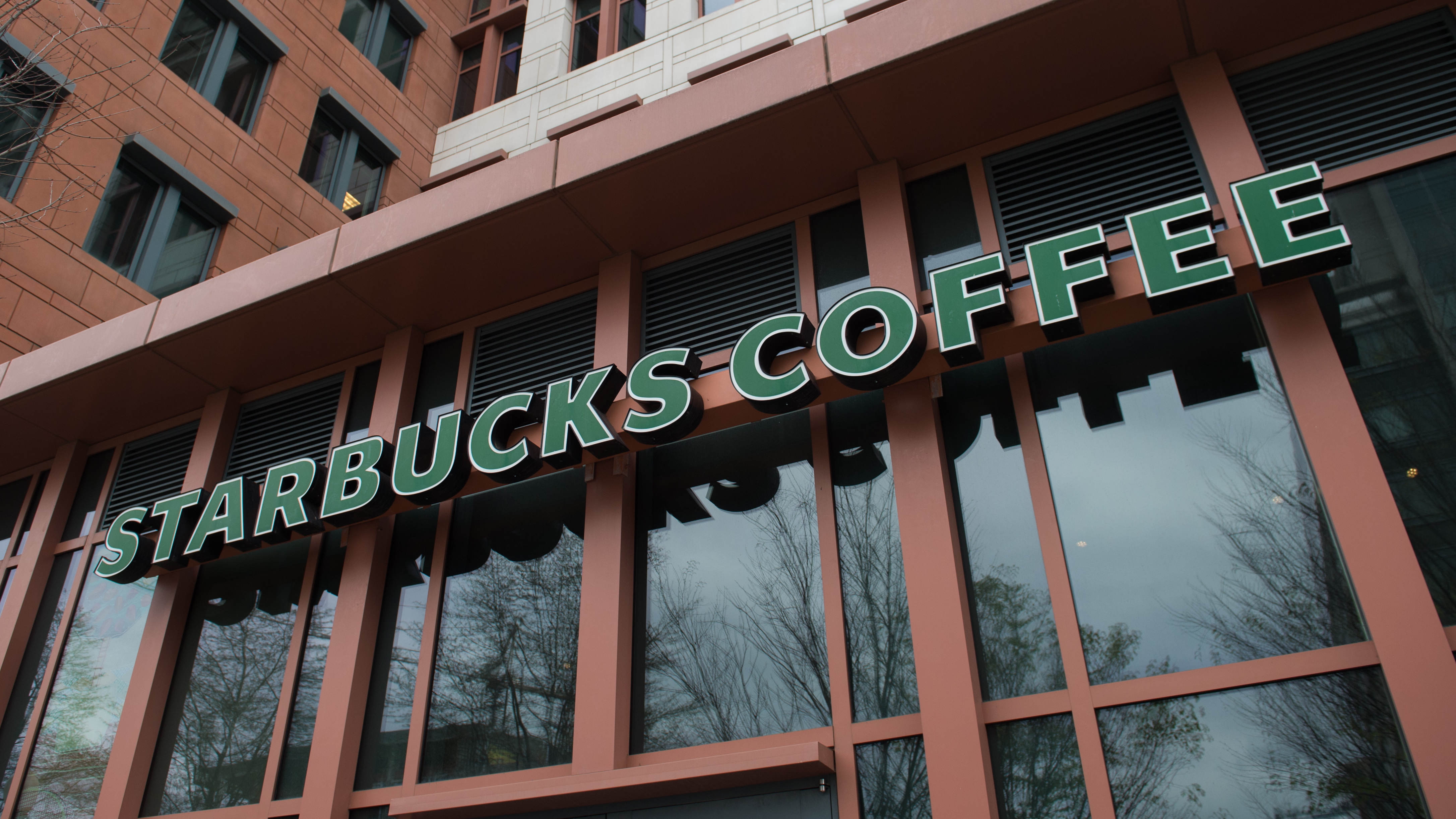 Starbucks is closing more than 8,000 U.S. stores on the afternoon of May 29 to conduct racial-bias training. (AFP/Getty Images)