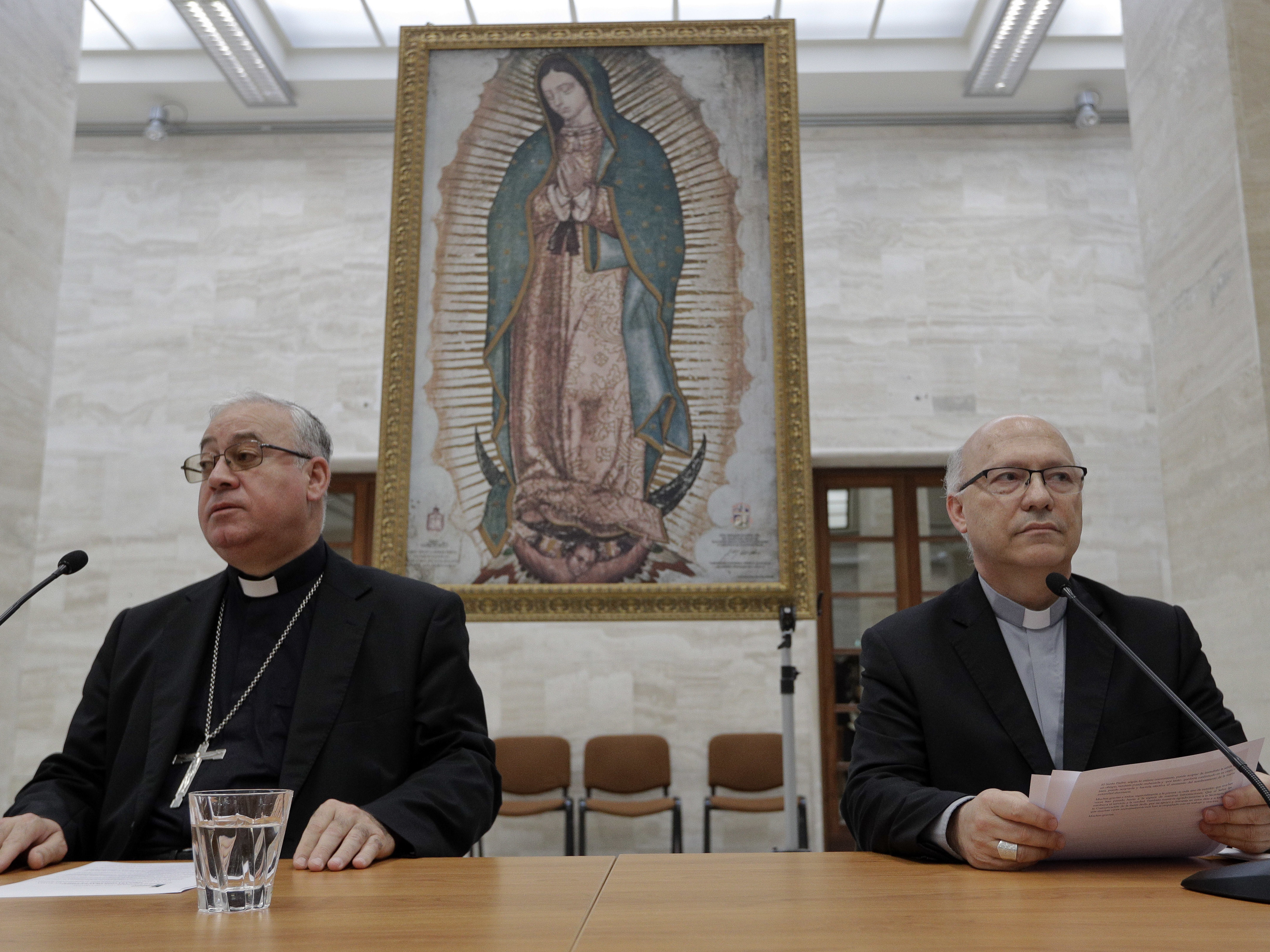 All of Chile's bishops offer to resign after sex abuse cover-up
