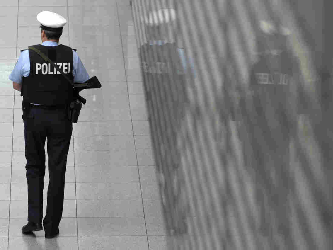 German Families Playing Hooky Stopped By Police At Airports, May Be Fined