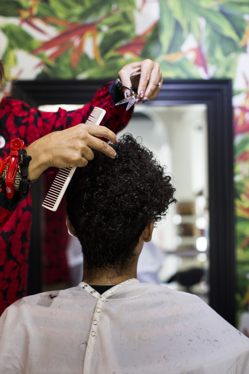 After Hurricane Maria, Puerto Rican Women Embrace Their Natural, Curly ...