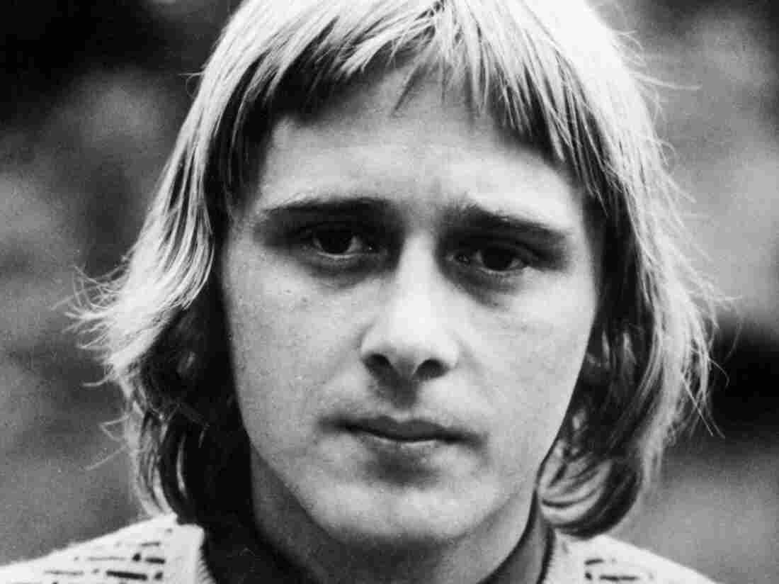 Fleetwood Mac's 'Forgotten Hero,' Guitarist Danny Kirwan, Has Died : NPR