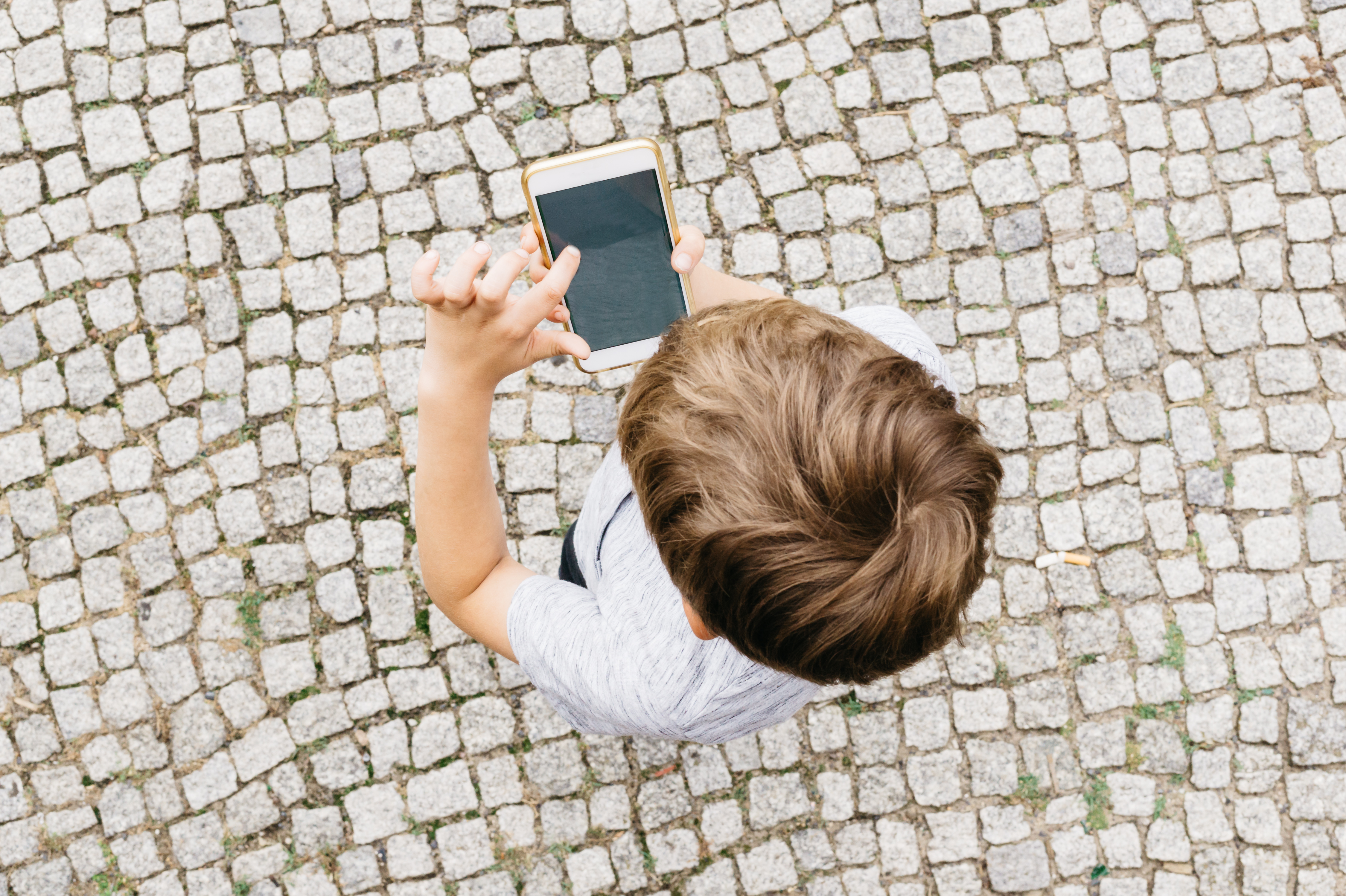 Communities and online social networks can be beneficial for kids, a researcher says. (Michael Zwahlen/Getty Images/EyeEm)