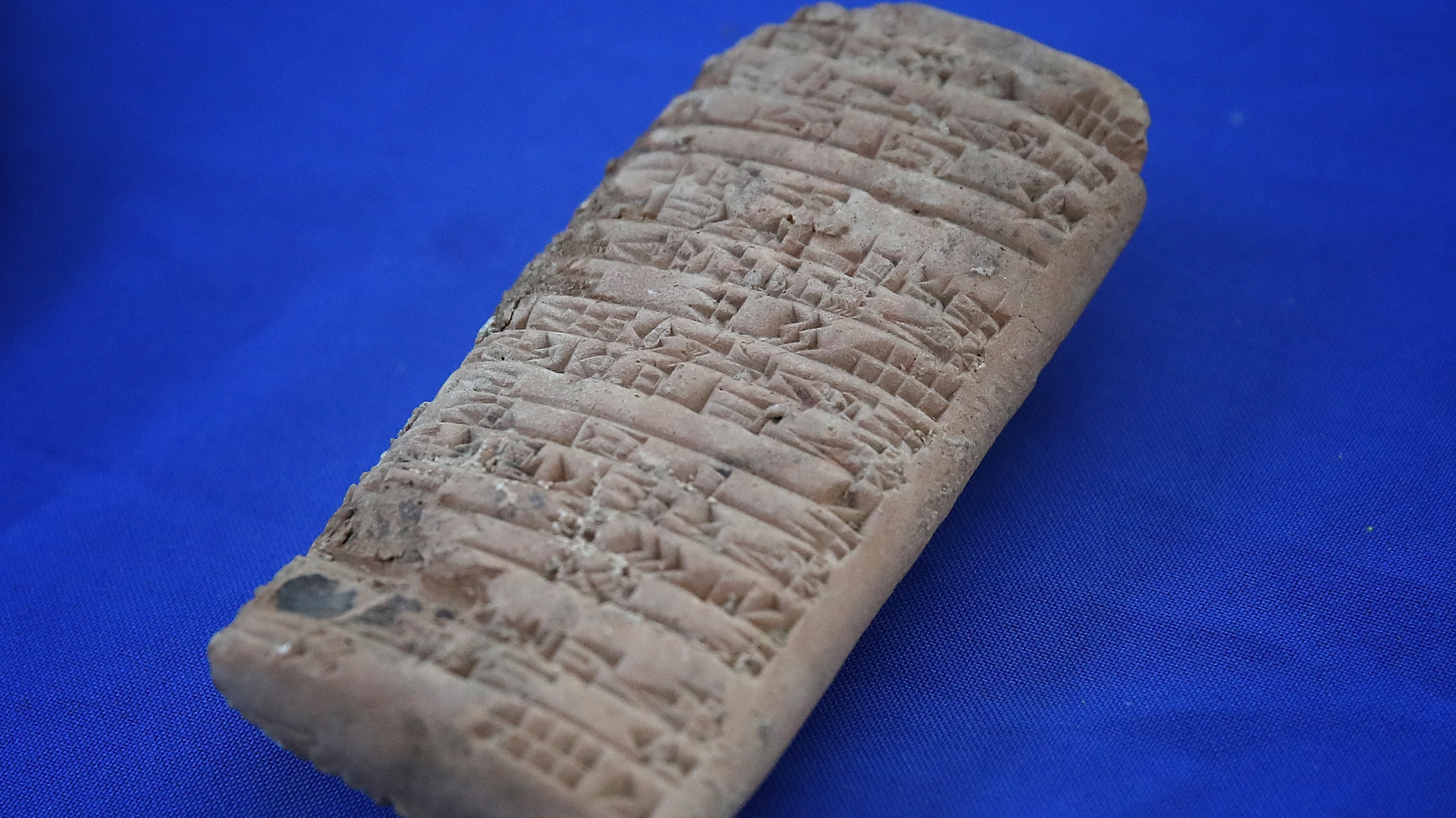 Hobby Lobby S Illegal Antiquities Shed Light On A Lost Looted Ancient City In Iraq Npr