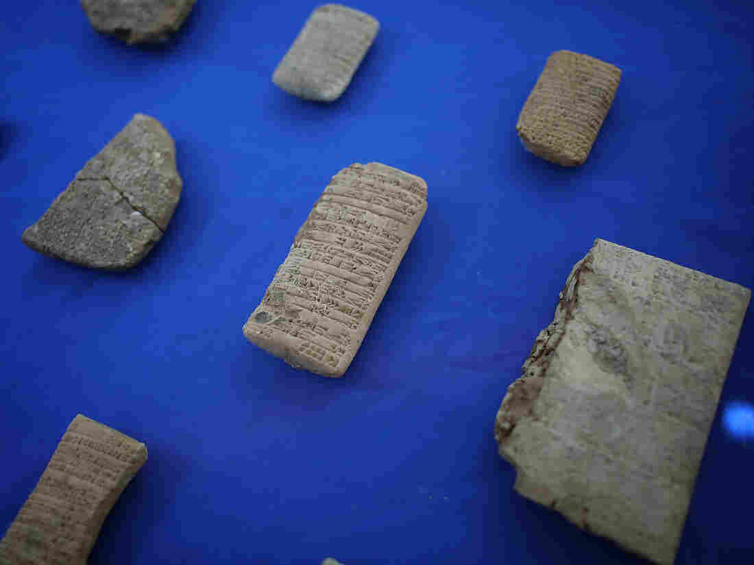 <div class=__reading__mode__extracted__imagecaption>
                Ancient artifacts seized from Hobby Lobby are shown at a May 2 event returning the artifacts to Iraq in Washington, D.C. The seized artifacts include cuneiform tablets from the little-known ancient city of Irisagrig.
                
                
                    
                    Win McNamee/Getty Images
                    
                hide captiontoggle caption
        
        Win McNamee/Getty Images
        
    