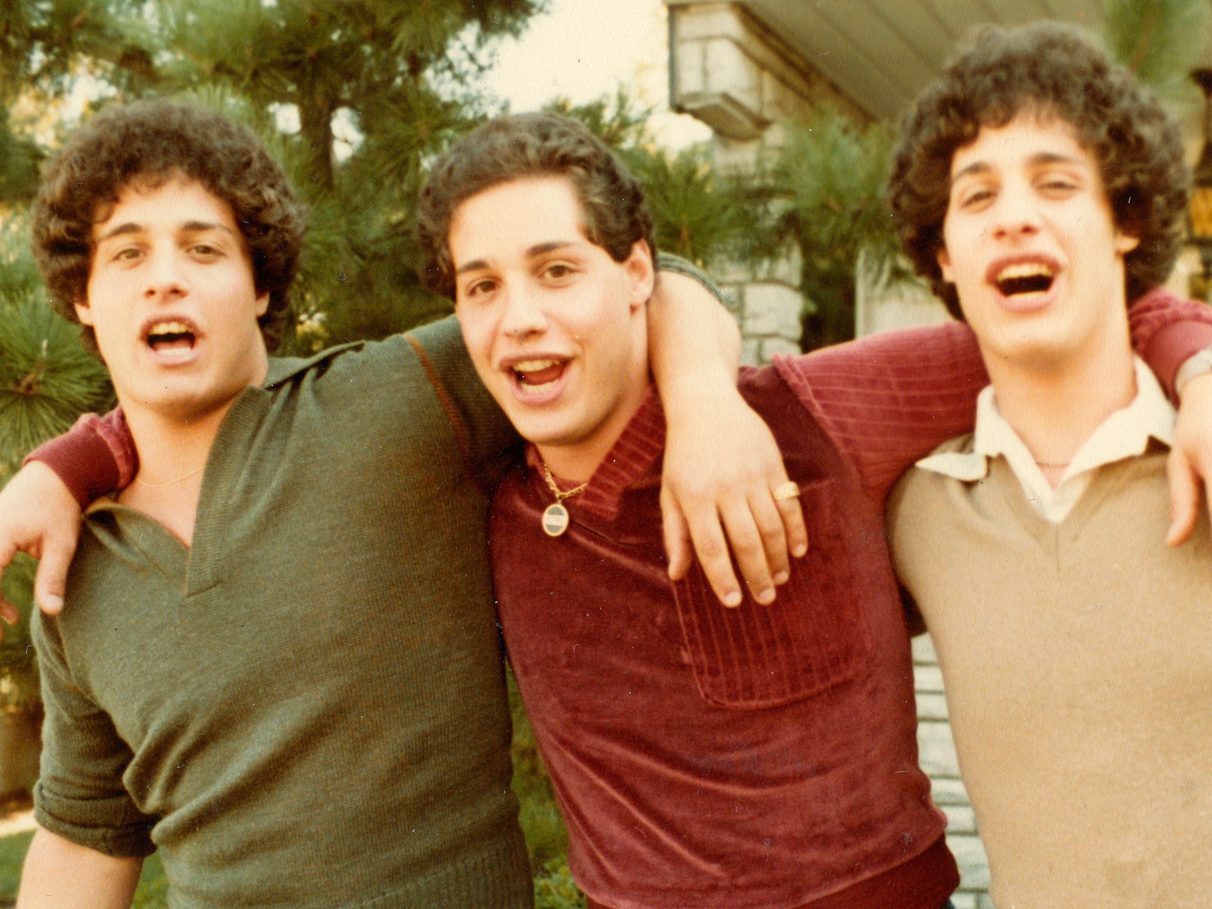 'Three Identical Strangers': Nuanced Doc Tells A Gripping Tale — In Triplicate