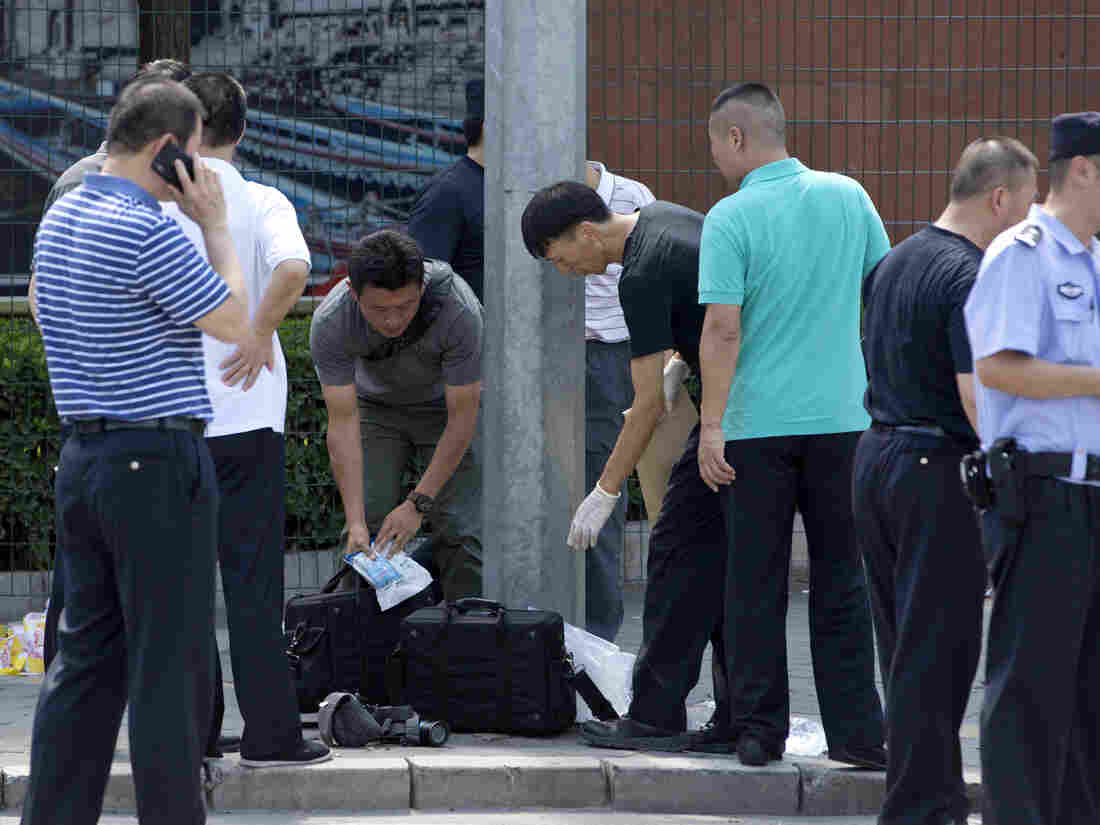 Explosion outside US Embassy in Beijing Explosion outside US Embassy in Beijing