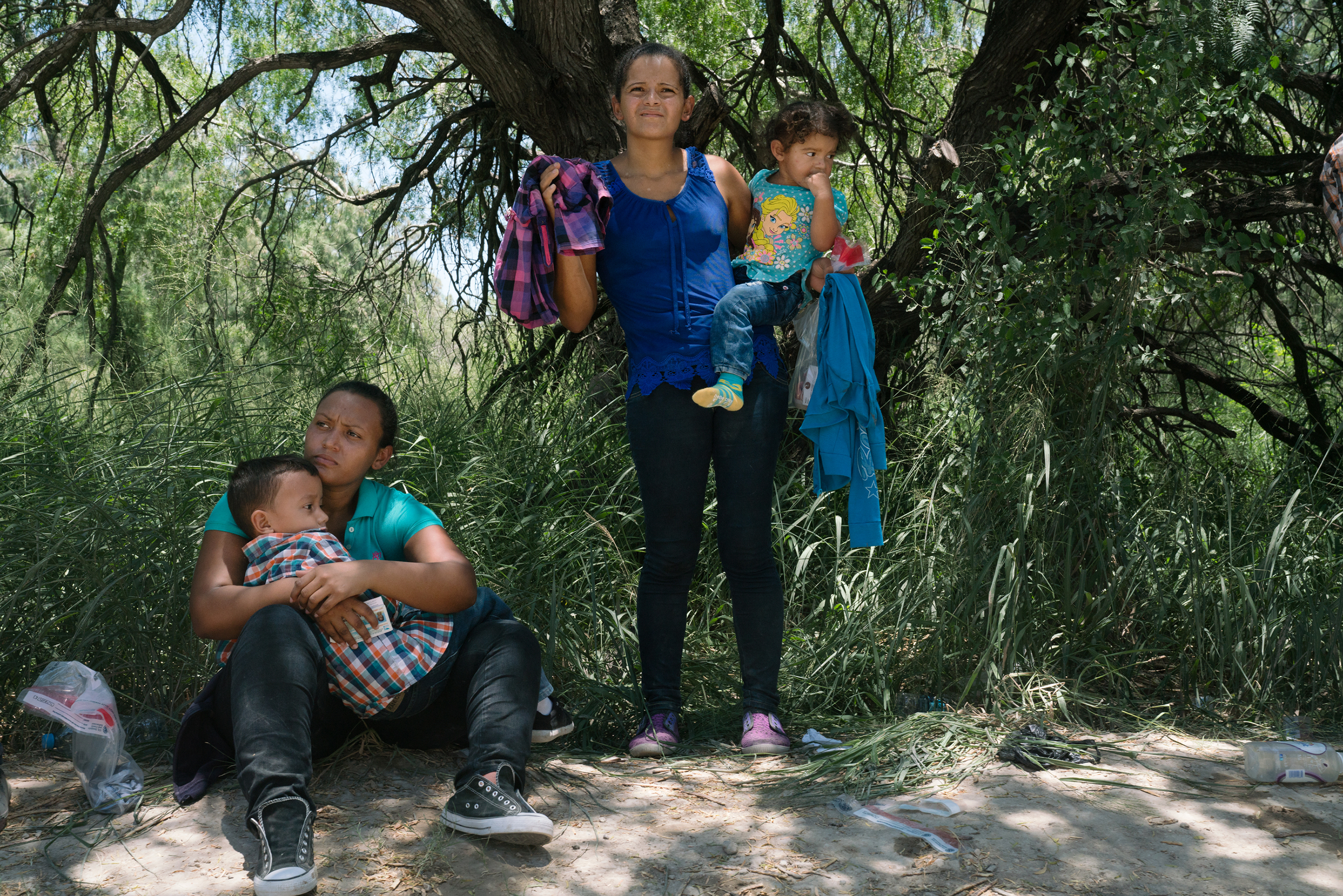 Cilian Xiomara Santos, 23, with her son, Erlin Joel Santos, 5, and Olga Marina Peralta, 25, with her daughter, Sophie Yarai, 1. Both came from Honduras to seek asylum in the U.S. (NPR)