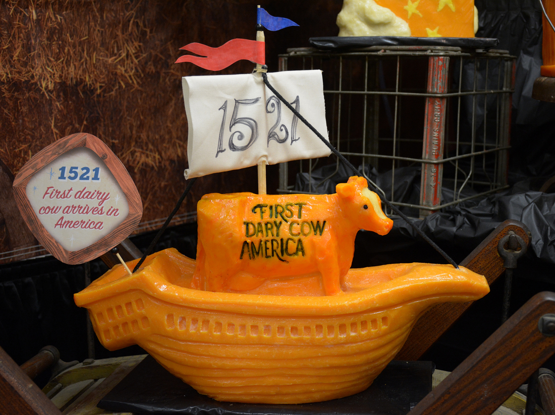 Wisconsin Cheese Sculptor Savors The Mooments In Carving 930Pound Art