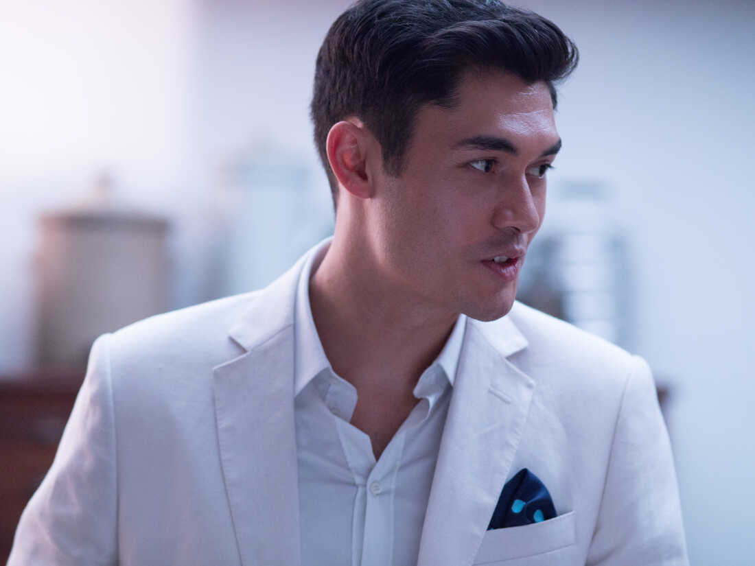 Crazy Rich Asians Love Loyalty And Lots Of Money Code Switch