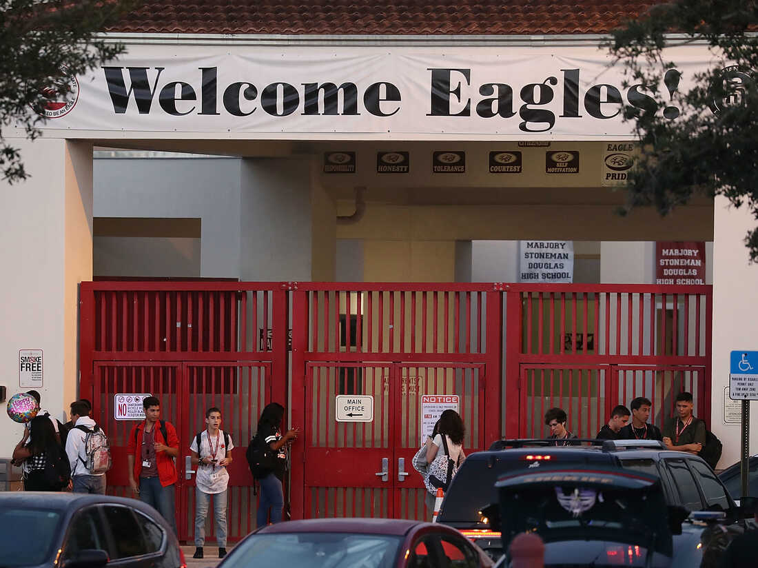 Parkland students return to school for the first time since mass shooting