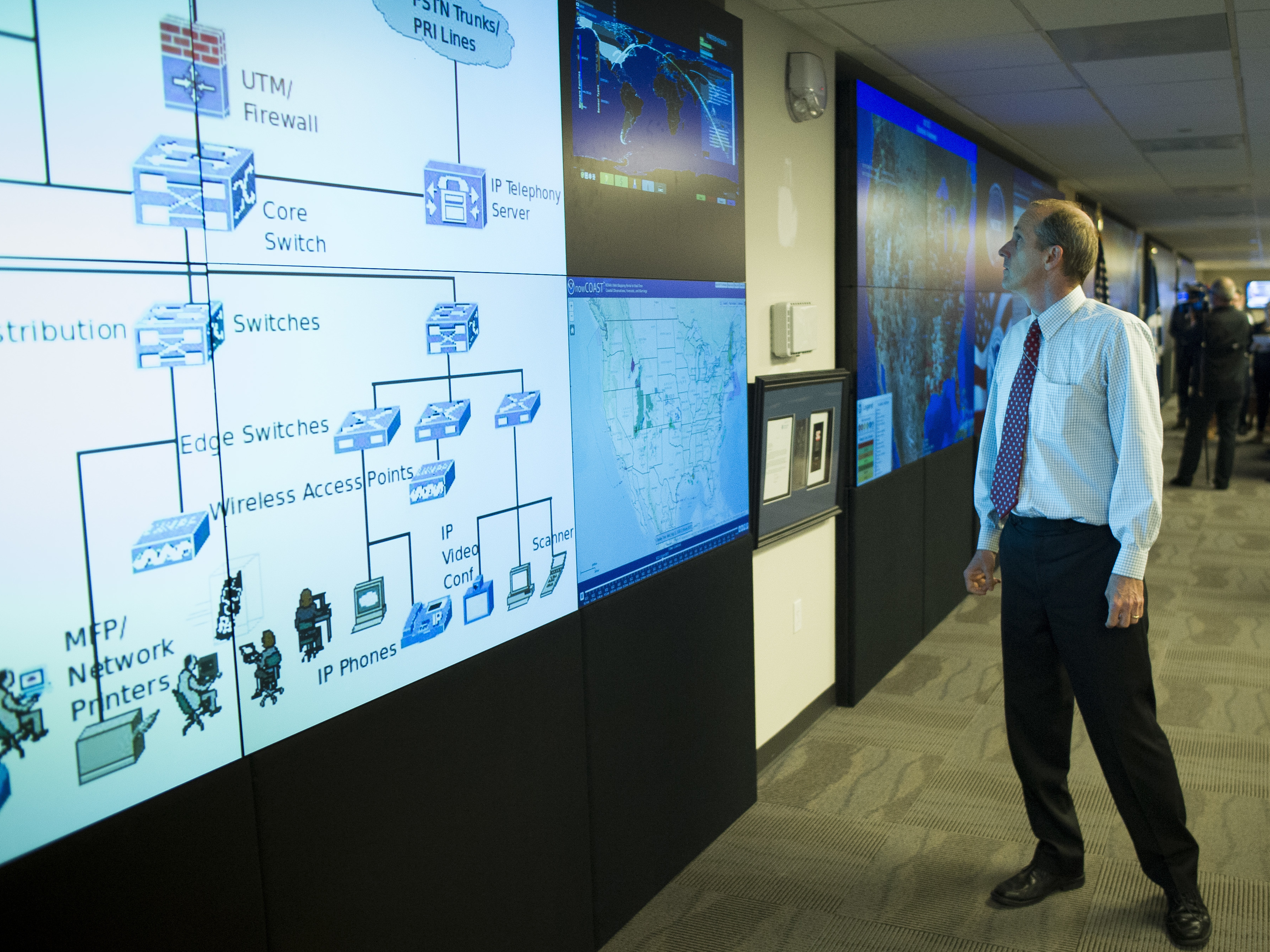 Workers at the Department of Homeland Security's National Cybersecurity and Communications Integration Center. The Democratic National Committee complains it isn't getting enough government cyber help.