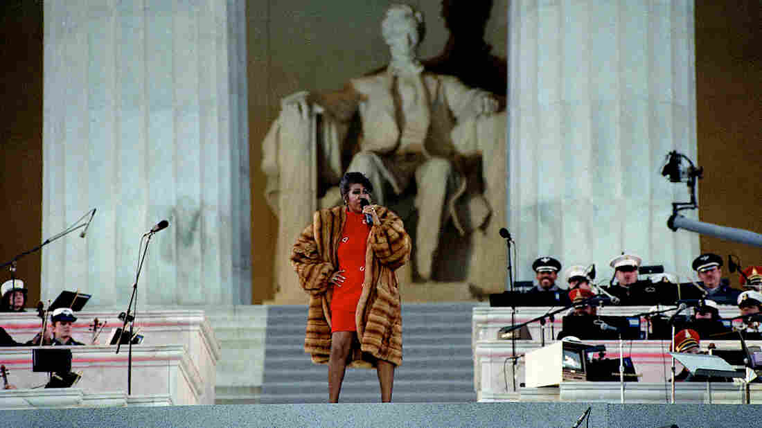 Aretha Franklin performs at the Lincoln Memorial for President Clinton's inaugural gala on January 17, 1993. (Mark Reinstein/Corbis via Getty Images)